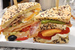 Sandwich mit Hähnchen und Speck