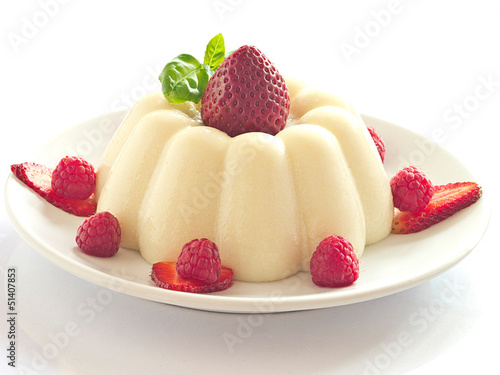 Photo: Grießbrei mit frischen Früchten Grießbrei mit frischen Früchten