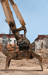 Gewaltiger Greifer für Abrissarbeiten