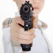 Jugendlicher mit Waffe bedroht