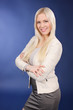 Hübsche junge Frau im Business Outfit - businesswoman
