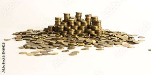 Photo: Pila de monedas, finanzas, dinero, capitalismo, la bolsa. Pila de monedas, finanzas, dinero, capitalismo, la bolsa.