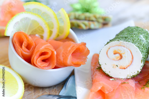 Photo: Lachsröllchen und Frischkäse Lachsröllchen und Frischkäse