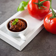 pesto rosso und frische tomaten