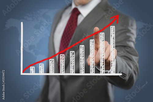 Photo: Mann mit Chart Mann mit Chart