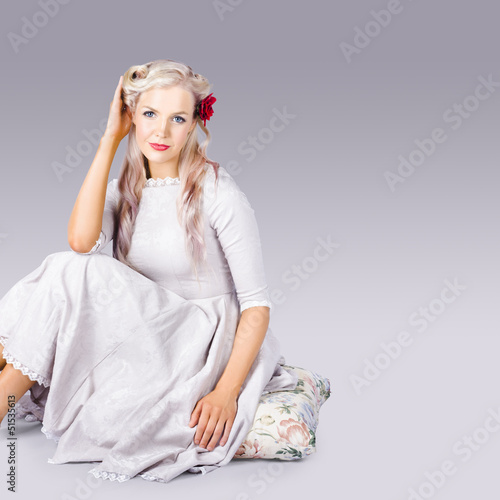 Photo: Elegant fashion girl Elegant fashion girl