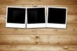 Photo: Polaroid auf Holz Polaroid auf Holz
