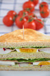 Sandwich mit Ei und Tomaten