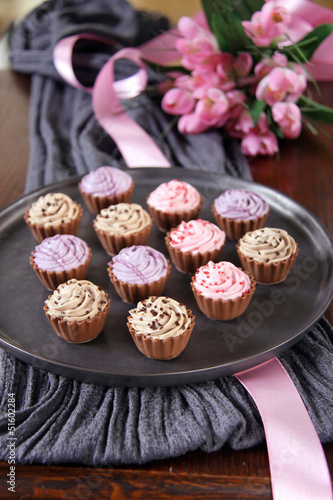 Photo: cupcake pralinen erdbeere, mocca und lavendel cupcake pralinen erdbeere, mocca und lavendel