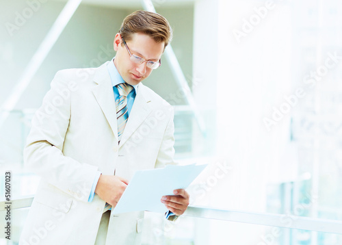 Photo: portrait of a businessman... portrait of a businessman...