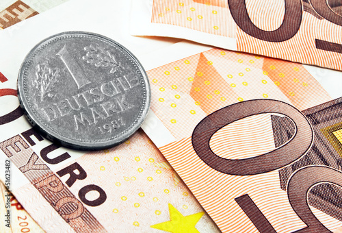 Photo: DM und Euro DM und Euro