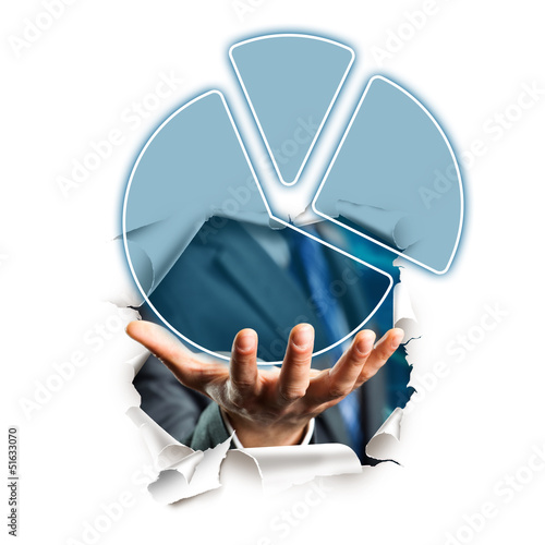 Photo: Hand präsentiert Tortendiagramm Hand präsentiert Tortendiagramm