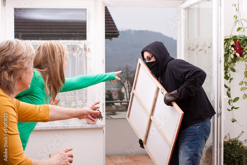 Photo: einbrecher wird gestellt einbrecher wird gestellt