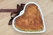 torta a cuore con fiocco