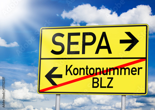 Illustration: Wegweiser in Gelb mit SEPA und Kontonummer und BLZ Wegweiser in Gelb mit SEPA und Kontonummer und BLZ
