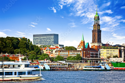 Photo: Blick auf St. Pauli und den Hafen - Hamburg Blick auf St. Pauli und den Hafen - Hamburg