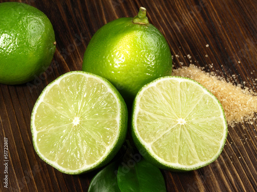 Photo: Limetten mit braunem Zucker Limetten mit braunem Zucker
