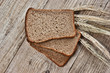 Foto: slices of rye bread and ears of corn slices of rye bread and ears of corn
