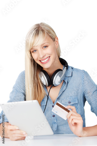 Photo: frau bestellt musik online frau bestellt musik online