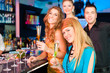 Foto: People in club or bar drinking champagne People in club or bar drinking champagne