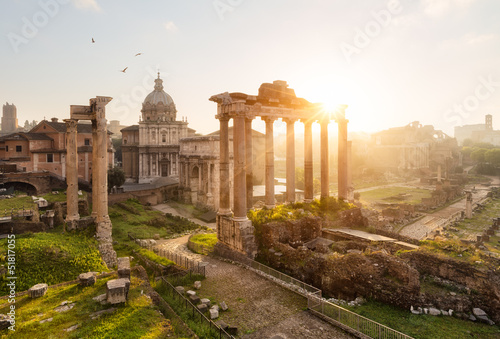 Photo: Rome ruines forum romain Rome ruines forum romain