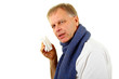 Foto: Mann mit Schnupfen Mann mit Schnupfen