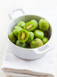 Foto: Small kiwis in the bowl Small kiwis in the bowl
