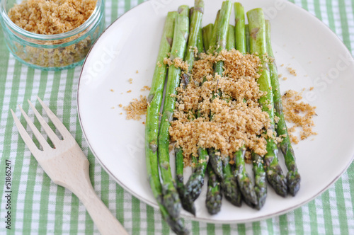 Photo: Grüner Spargel mit Brösel Grüner Spargel mit Brösel