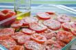 Préparation d'un tian tomates courgettes