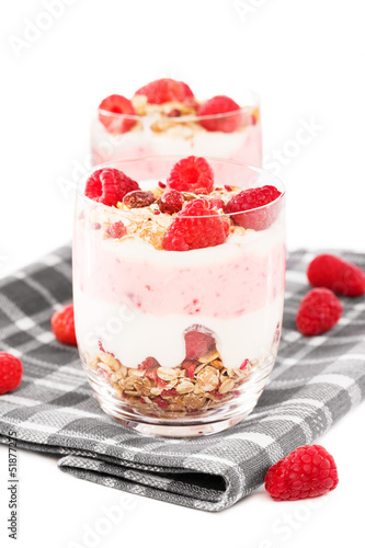 Photo: dessert mit himbeeren dessert mit himbeeren