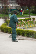 Jardinier square René Viviani à Paris
