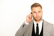 Mann im Anzug mit Handy