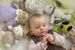 Bébé et peluches