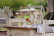 Table de restaurant pour deux sur terrasse