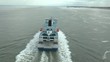 ferry entrant dans le port de calais