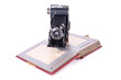 Alte Fotokamera mit alten Fotoalbum
