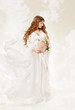 Foto: Pregnant woman. Beautiful pregnancy and maternity Pregnant woman. Beautiful pregnancy and maternity