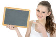 Teenager zeigt auf leere Tafel