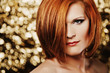 Foto: Golden Fashion Girl Portrait. Red Hair. Golden Fashion Girl Portrait. Red Hair.