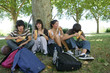 Foto: Teenager's picnic in the park Teenager's picnic in the park