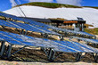 panneaux solaires au refuge des évettes dans les alpes