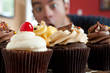 Foto: Man Wants to Eat Cupcakes Man Wants to Eat Cupcakes