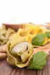 Foto: raw tortellini raw tortellini
