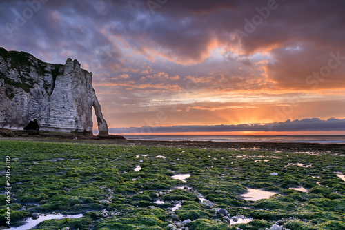 Photo: Coucher de soleil sur les falaises d'Etretat Coucher de soleil sur les falaises d'Etretat