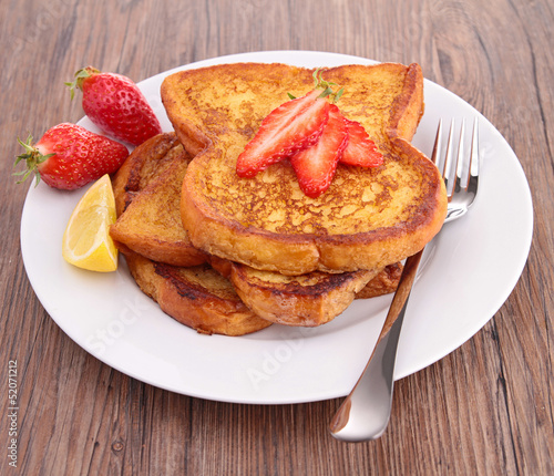 Photo: french toast with strawberry french toast with strawberry