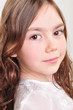 Foto: pretty 8 year old girl in white dress pretty 8 year old girl in white dress