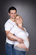 Photo: Verliebtes Pärchen erwartet Baby Verliebtes Pärchen erwartet Baby