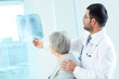 Foto: Showing x-ray Showing x-ray