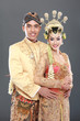 traditional java wedding couple