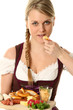 Frau im Dirndl